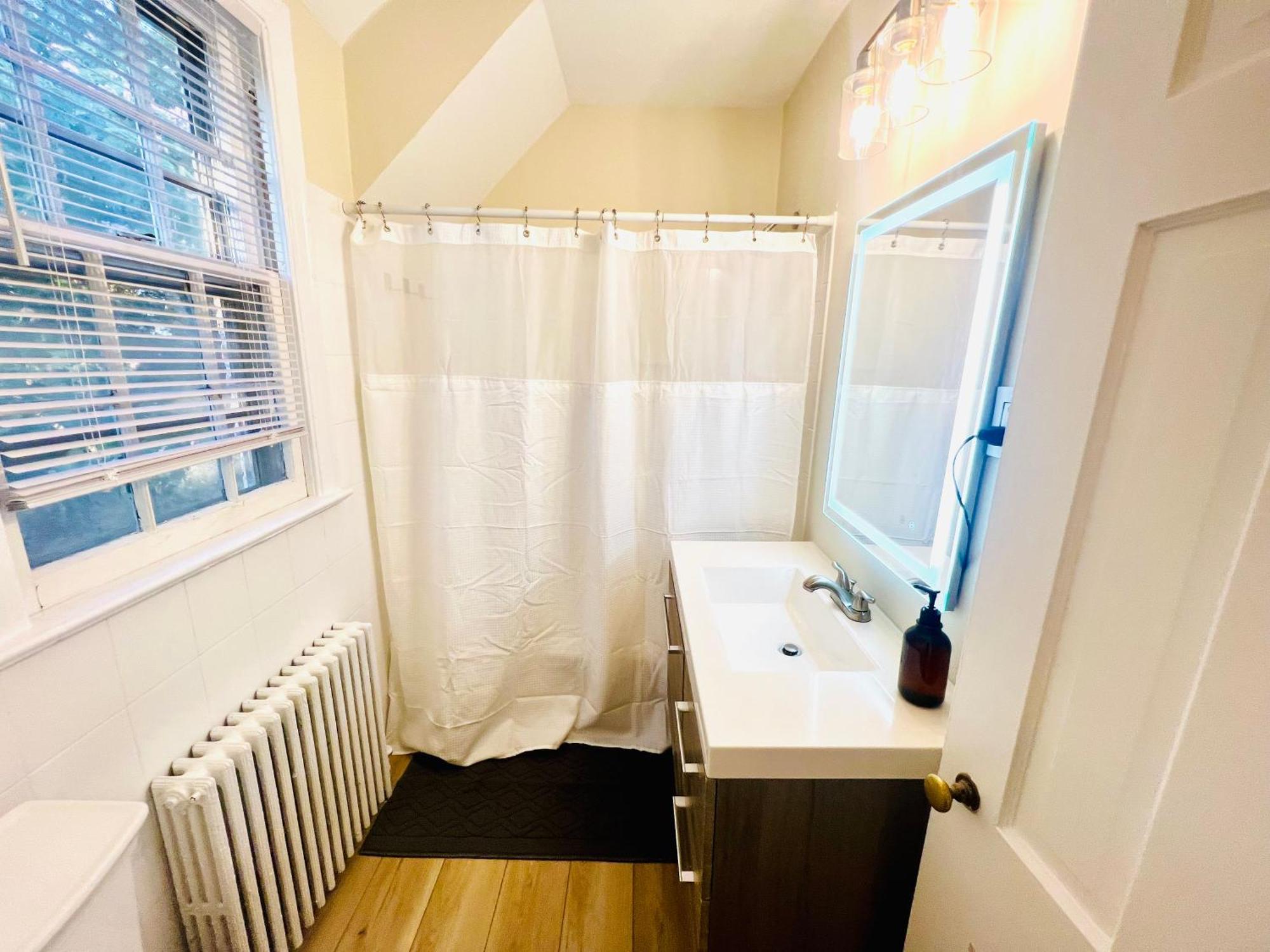 Dc'S Best Location 4 Bed With Parking Walk To Metro And Nightlife Bethesda Row チェビー・チェイス エクステリア 写真